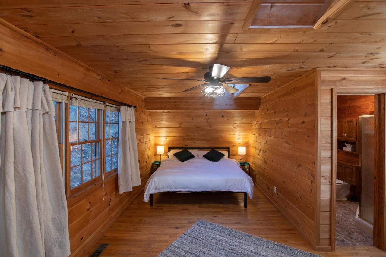 Treetops Cabin Easy To Asheville With Fast Wifi And Great View Swiss Eksteriør billede