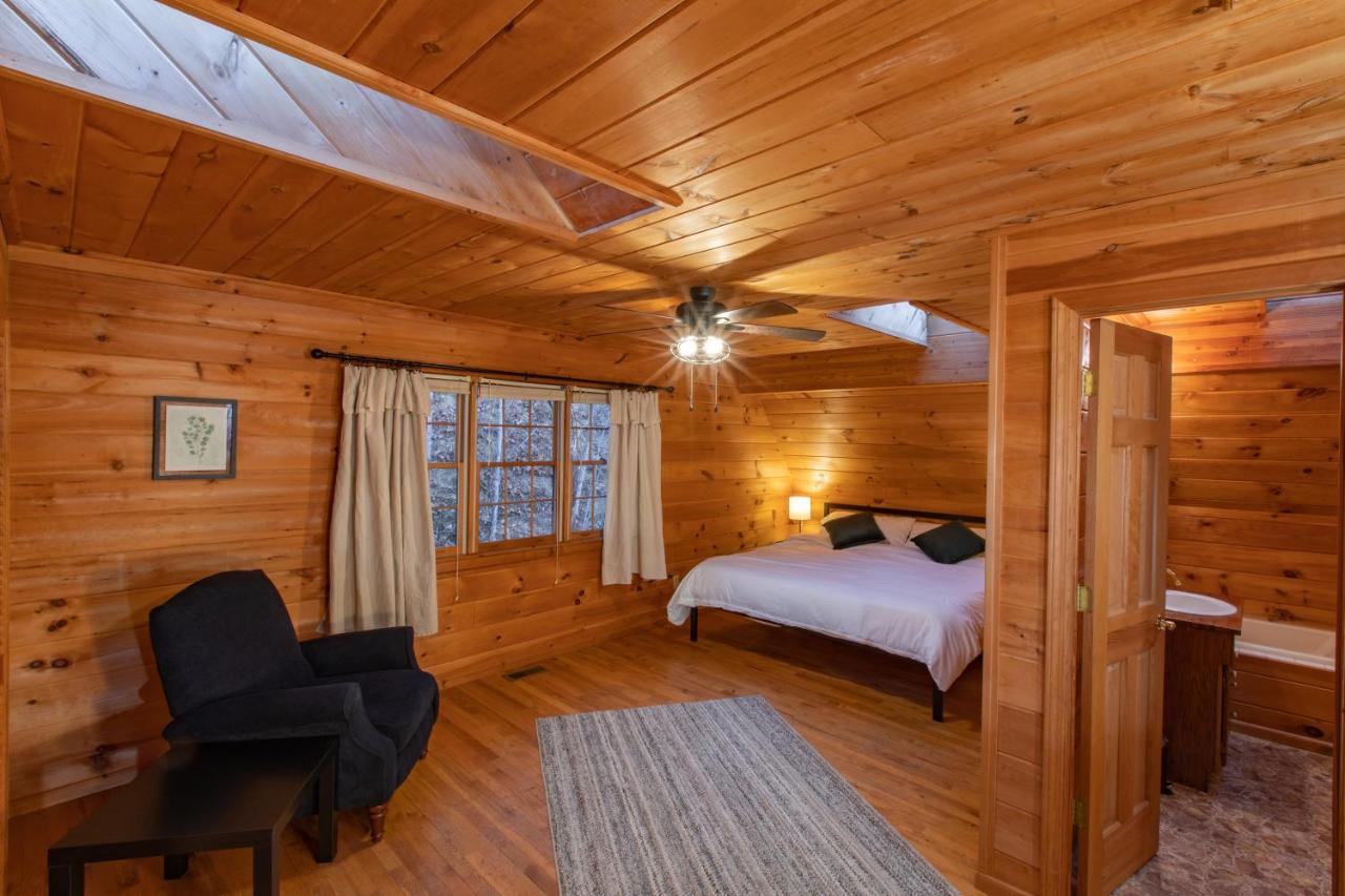Treetops Cabin Easy To Asheville With Fast Wifi And Great View Swiss Eksteriør billede