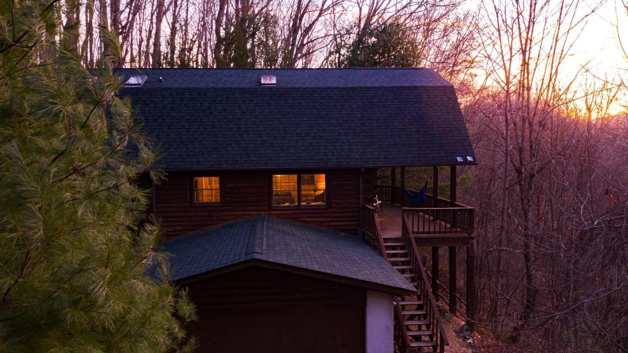 Treetops Cabin Easy To Asheville With Fast Wifi And Great View Swiss Eksteriør billede