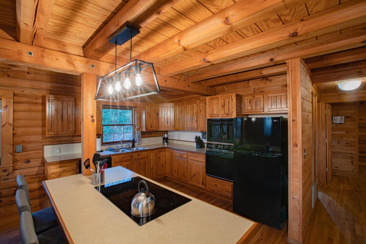 Treetops Cabin Easy To Asheville With Fast Wifi And Great View Swiss Eksteriør billede